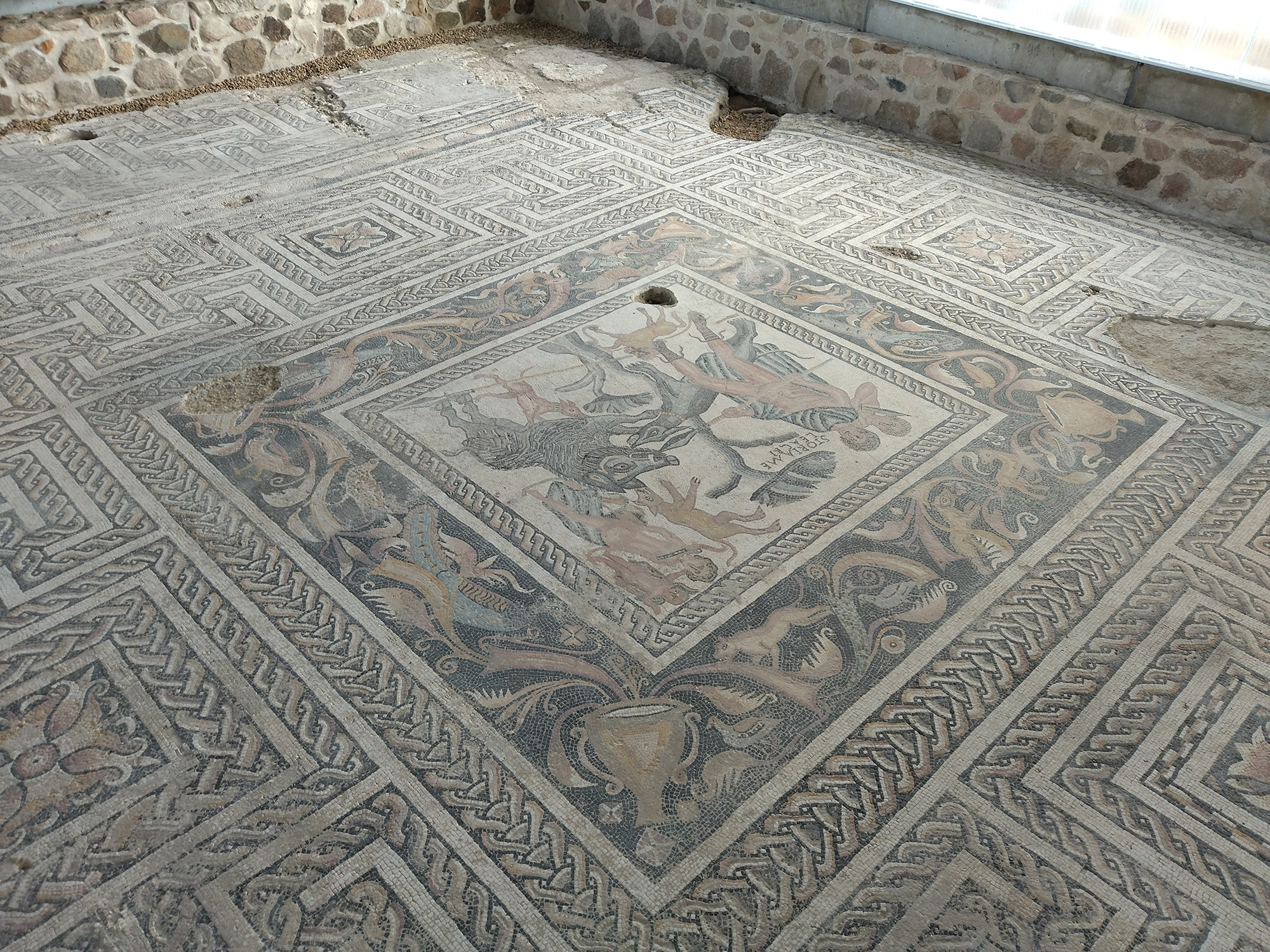 Detalle del suelo de mosaico de la Villa Romana de El Vergel; San Pedro del Arroyo