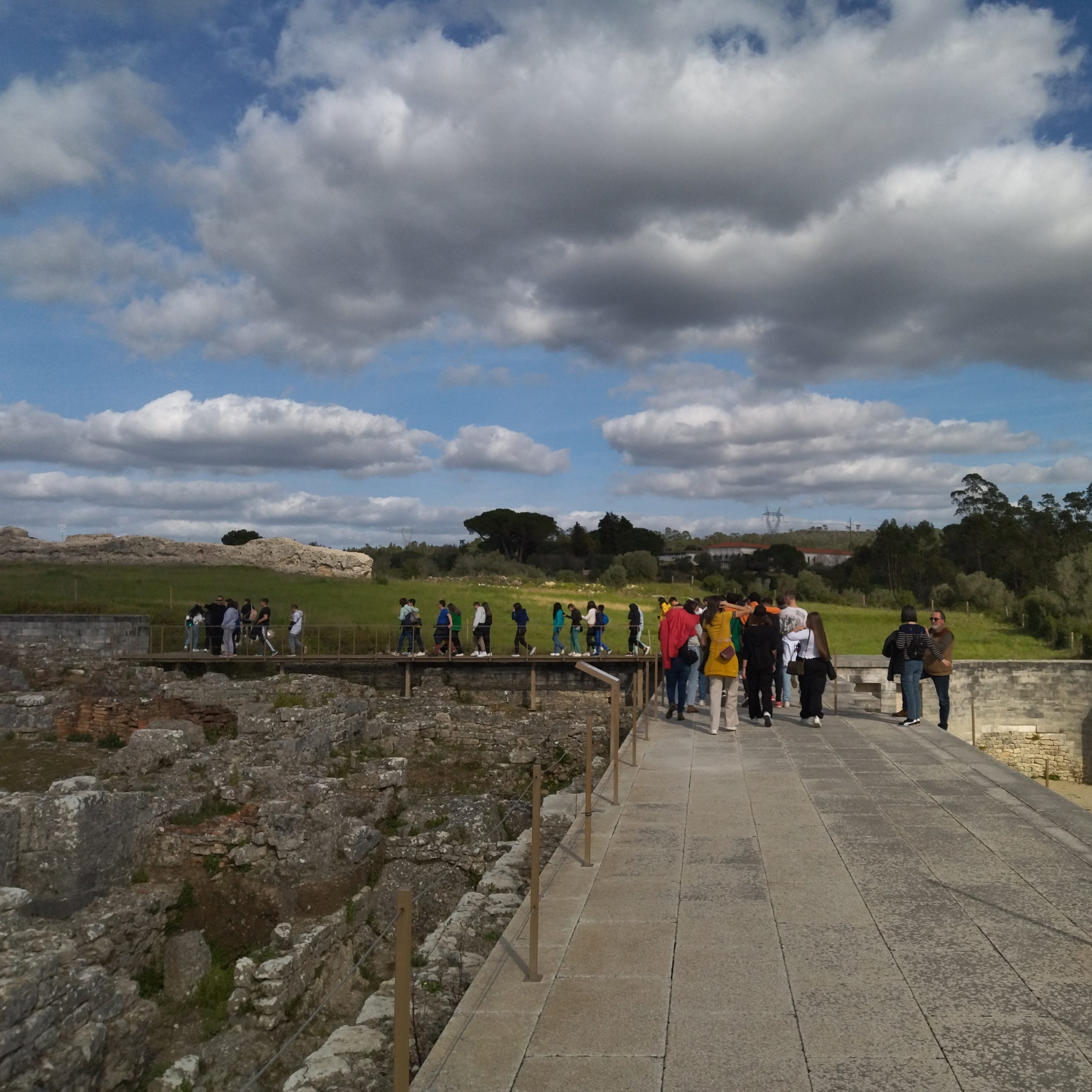 Visita de estudo de alunos do Agrupamento às Ruínas Romanas de Conímbriga – Monumento Nacional.